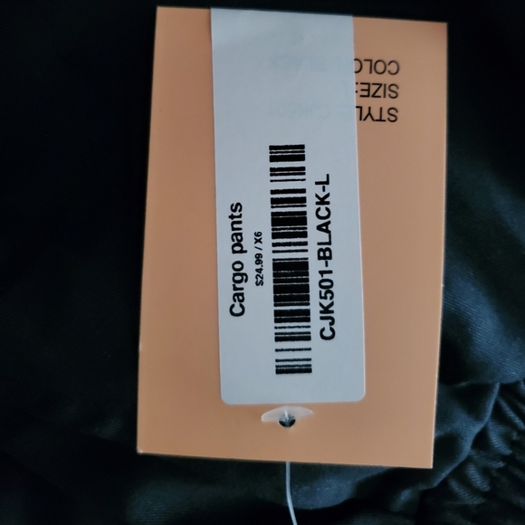 NWT Black cargo pants - Picture 4 of 4
